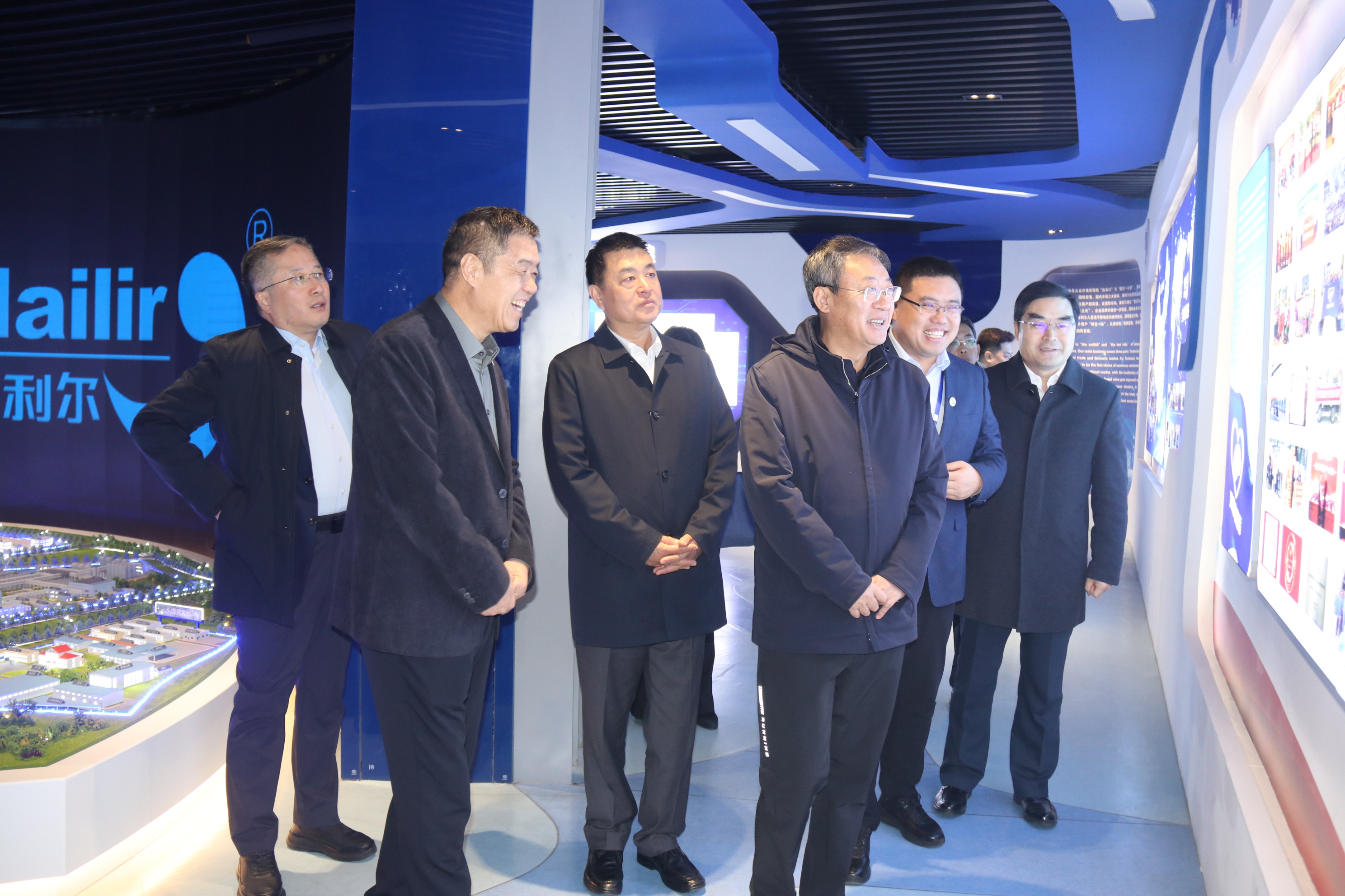 省委统战部副部长、、、、省工商联党组书记张鲲一行来天丁药业集团调研指导工作